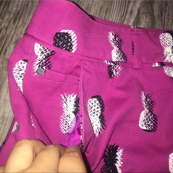 Cute fucsia pineapple shorts - Picture 3 of 5